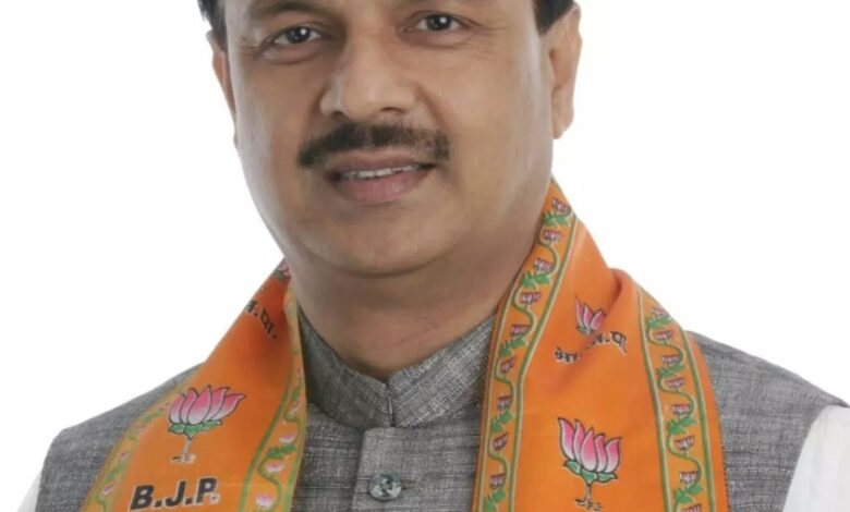 1220866 dr mahesh sharma biography hindi