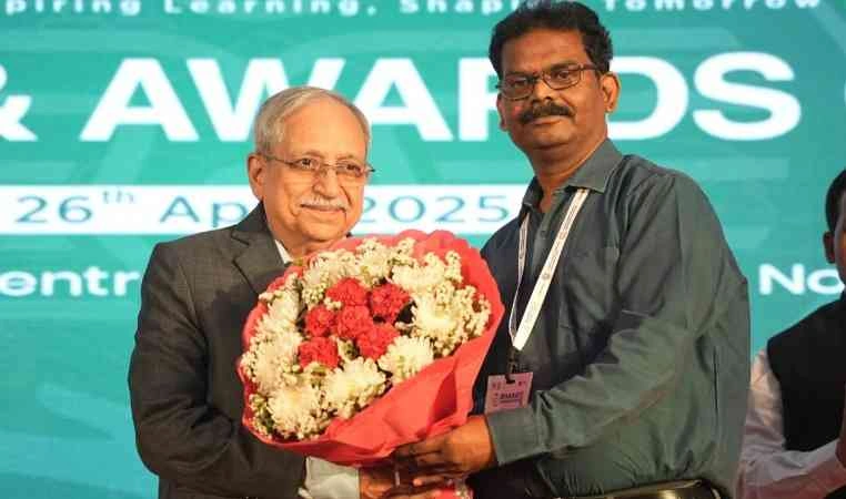 Shiksha Expo News : ग्रेटर नोएडा में "भारत शिक्षा एक्सपो 2025" का भव्य समापन, शिक्षा के महाकुंभ ने रचा भविष्य की नींव का नया अध्याय, देश और विदेश के प्रतिष्ठित विश्वविद्यालयों ने किया सहभाग 2 JPEG 20250426 194804 6556704468684361373 converted