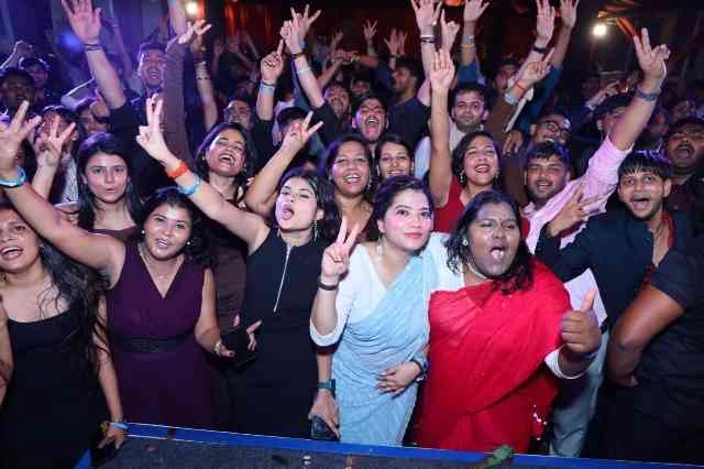 GIMS College News : “भावनाओं, यादों और नई उड़ानों का मिला संगम, जीआईएमएस ग्रेटर नोएडा में पासआउट छात्रों को दी गई शानदार विदाई, जहां हर मुस्कान में छुपे थे संघर्ष और हर आंसू में सपना” 2 JPEG 20250505 135938 3416671156343134550 converted