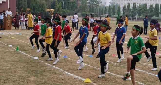 APJ International School News : “हंसी के ठहाकों, दौड़ती कदमों और मस्ती की बौछारों से गूंज उठा एपीजे इंटरनेशनल स्कूल, जब बच्चों और अभिभावकों ने साथ मिलकर रचा ‘फन डे’ का जादू!” 1 JPEG 20250505 135939 589970600790933227 converted