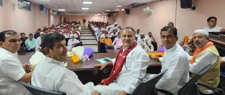 BJP Greater Noida News : “ग्रेटर नोएडा बना वक्फ़ सुधार जागरूकता की मिसाल, निजी कॉलेज में जुटे मुस्लिम बुद्धिजीवी, प्रधानमंत्री मोदी के बिल को बताया ऐतिहासिक और जनहितैषी”, क्षेत्रीय उपाध्यक्ष मानसिंह गोस्वामी व विधान परिषद सदस्य श्री श्रीचंद शर्मा रहे मौजूद 1 JPEG 20250506 195904 1986057797988448059 converted