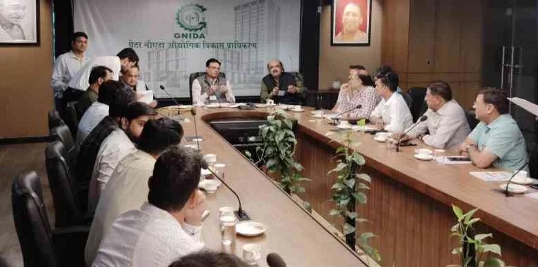 Greater Noida Authority News : "ग्रेटर नोएडा के औद्योगिक सेक्टरों में अब अतिक्रमण नहीं चलेगा!, उद्यमियों की शिकायतों पर प्राधिकरण सख्त, विशेष सफाई अभियान की तैयारी शुरू" 1 JPEG 20250507 210208 610947337034372886 converted