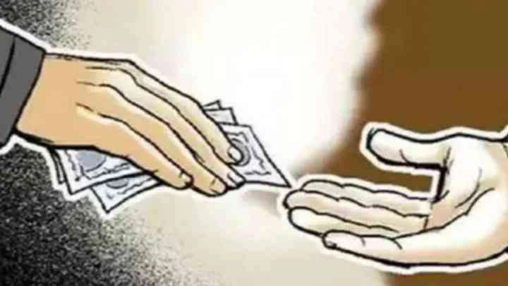 Breaking News : सरकार ने दी स्कॉलरशिप, कॉलेज ने मांगी रिश्वत, छात्रा से मांगे 10 प्रतिशत रुपये, विरोध में कॉलेज पहुंचे अभिभावक, छात्रा को पहुंचा मानसिक आघात, करप्शन फ्री इंडिया संगठन की ओर से कार्रवाई की मांग, पुलिस में शिकायत दर्ज 1 JPEG 20250509 181849 3532353991497519449 converted