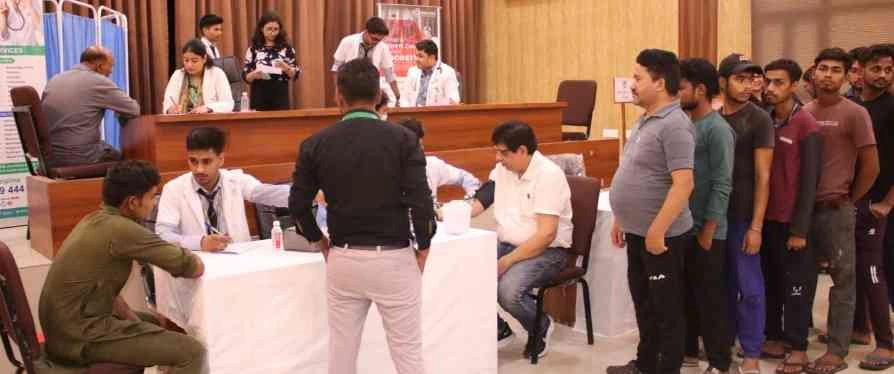 GNIOT College Health News : “स्वस्थ तन, सशक्त मन और जागरूक समाज की ओर एक सार्थक पहल, GNIOT और Felix Hospital के स्वास्थ्य शिविर में उमड़ी भीड़, मिला विश्वास और स्वास्थ्य का उपहार” 2 JPEG 20250511 082811 2538822619940243410 converted