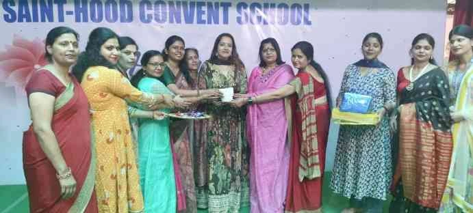 Sant Hood Convent School : "मां के नाम एक दिन नहीं, हर दिन!, सेंट हूड कॉन्वेंट स्कूल में मदर्स डे पर माताओं के सम्मान में गूंजे गीत-संगीत और तालियों की गड़गड़ाहट", मातृत्व की भावना को मंच मिला, बच्चों की प्रतिभा को पंख 1 JPEG 20250511 082811 424470380024275898 converted