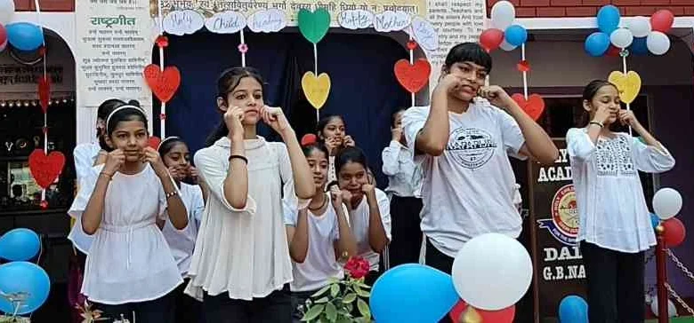 Holy Child Academy News : "मां तेरी ममता अमर रहे, होली चाइल्ड एकेडमी में मातृ दिवस पर बच्चों ने मां को किया नमन, भावुक कर गई प्रस्तुतियां" 1 JPEG 20250511 082811 57115638003841463 converted