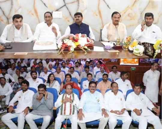 BJP Organisation News : "देश को चुनावी खर्च की बेड़ियों से मुक्ति दिलाएगा ‘एक राष्ट्र एक चुनाव’, शारदा यूनिवर्सिटी में हुआ भव्य आयोजन, भाजपा संगठन मंत्री धर्मपाल सिंह ने बताया कैसे देश के संसाधनों की होगी बचत और कैसे होगा विकास का रास्ता साफ" 1 JPEG 20250511 101023 6196734766329762249 converted