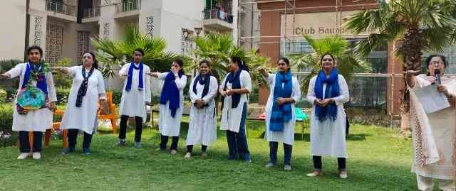 Greater Noida West News : अपशिष्ट प्रबंधन को लेकर मातृशक्ति ने दिखाई नई राह, गौरसौन्दर्यम सोसाइटी में जागरूकता कार्यशाला और नुक्कड़ नाटक से गूंजा ‘स्वच्छता का संदेश’ 2 JPEG 20250511 122246 2806645581781558377 converted