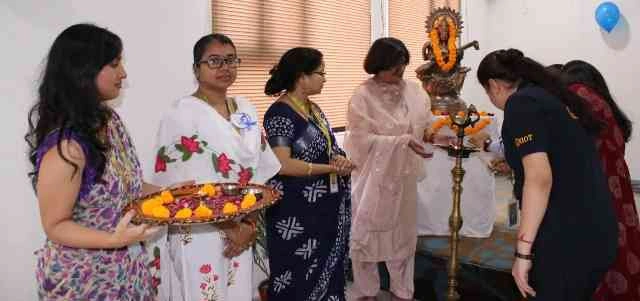 GNIOT College News : GNIOT इंस्टीट्यूट ऑफ मेडिकल साइंसेज एंड रिसर्च में हर्षोल्लास से मना अंतरराष्ट्रीय नर्स दिवस, ‘हमारी नर्सें, हमारा भविष्य’ थीम पर हुए सांस्कृतिक कार्यक्रम, प्रतियोगिताएं और सम्मान समारोह 1 JPEG 20250513 090322 4509946541423328360 converted