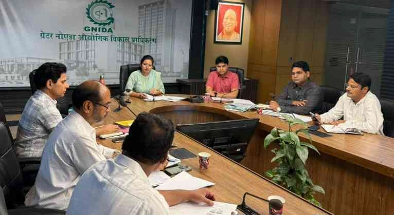 Greater Noida Authority News : पानी की एक-एक बूंद होगी क़ीमती!, ग्रेटर नोएडा में ₹20 करोड़ से अधिक की लागत से जल्द शुरू होगी स्मार्ट मीटर परियोजना, एसीईओ प्रेरणा सिंह ने दिए तेज़ी से क्रियान्वयन के निर्देश 2 JPEG 20250513 201816 5628190586619959909 converted