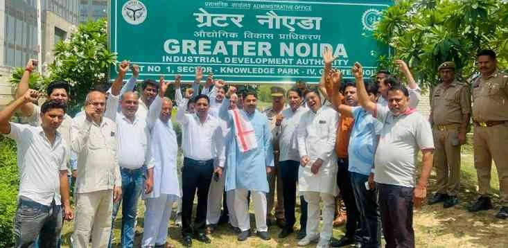 Corruption Free India News : ग्रेटर नोएडा के गांवों में बुनियादी सुविधाओं की बदहाली!, करप्शन फ्री इंडिया संगठन ने प्राधिकरण को सौंपा ज्ञापन, मांगा तत्काल समाधान 🛣️ 1 JPEG 20250514 214008 3441346623355279971 converted