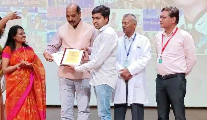 Sharda University News : "हमारी नर्स - हमारा भविष्य", शारदा अस्पताल में अंतरराष्ट्रीय नर्स दिवस का भव्य आयोजन, नर्सिंग स्टाफ के अदम्य साहस और समर्पण को किया गया सलाम 🏥 3 JPEG 20250514 214008 7762204566925430380 converted
