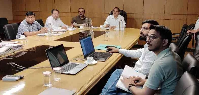 Greater Noida Authority News : "न्याय की उम्मीद, SIT ने ग्रेनो प्राधिकरण में 83 किसानों के लीजबैक मामलों की सुनवाई पूरी, डॉ. अरुणवीर सिंह की अगुवाई में किसानों को मिला न्याय का नया सवेरा!" 1 JPEG 20250515 100653 4455707439335018839 converted