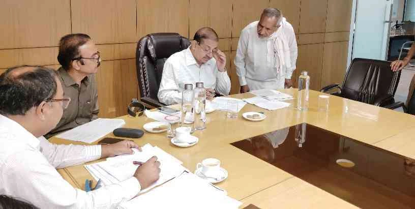 Greater Noida Authority News : "न्याय की उम्मीद, SIT ने ग्रेनो प्राधिकरण में 83 किसानों के लीजबैक मामलों की सुनवाई पूरी, डॉ. अरुणवीर सिंह की अगुवाई में किसानों को मिला न्याय का नया सवेरा!" 2 JPEG 20250515 100653 6900135620562556039 converted