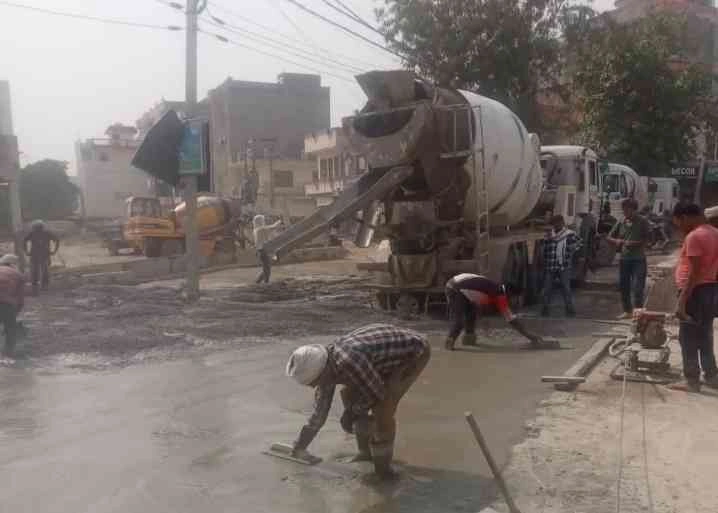Greater Noida Authority News : "ग्रेटर नोएडा में विकास को मिली नई रफ्तार, एसीईओ प्रेरणा सिंह का ग्राउंड पर एक्शन, चार मूर्ति अंडरपास और शाहबेरी रोड का किया निरीक्षण", निर्माण कार्यों की धीमी गति पर जताई नाराजगी 2 JPEG 20250515 210737 284646790312674664 converted