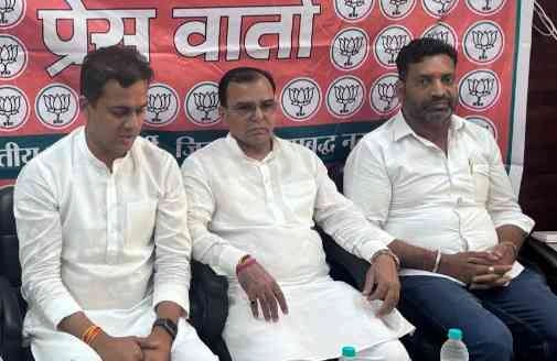 BJP Organisation News : रानी अहिल्याबाई होलकर की त्रिशताब्दी जयंती पर भाजपा की पत्रकार वार्ता, भारतीय संस्कृति की सशक्त विरासत को जन-जन तक पहुँचाने का आह्वान 2 JPEG 20250518 114832 6043588726997507243 converted
