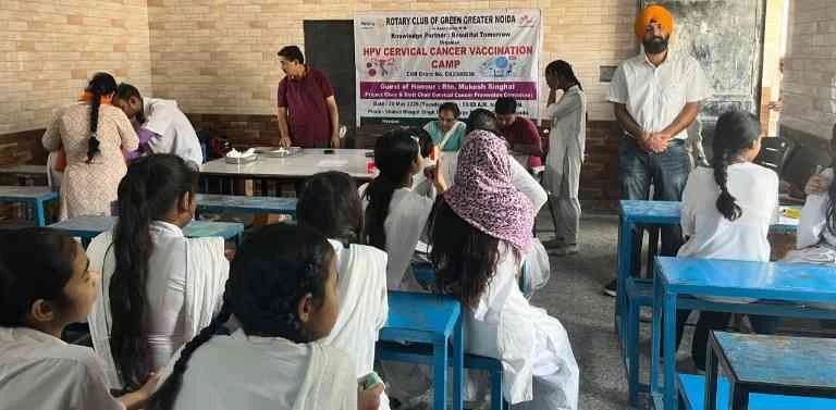Rotary Club News : ग्रेटर नोएडा में रोटरी क्लब का सराहनीय प्रयास, 179 बालिकाओं को दिया गया सर्विकल कैंसर से बचाव का टीका, बालिकाओं के मनोबल को मिला मिठास और सराहना का तोहफा 1 JPEG 20250521 095925 5466536227936966879 converted