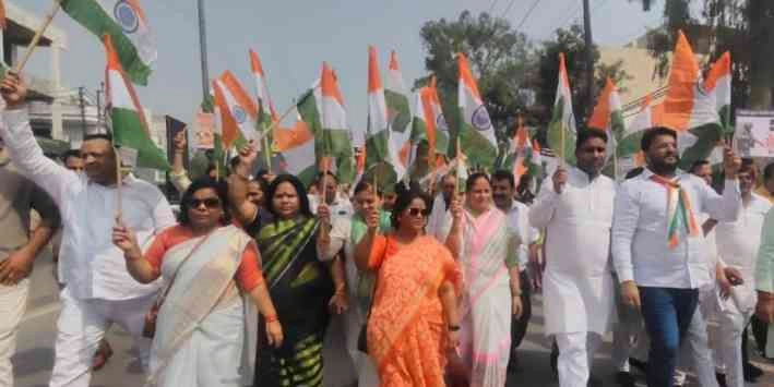 BJP Dadri News : “ऑपरेशन सिंदूर” की गूंज और तिरंगे का सम्मान, ग्रेटर नोएडा में भाजपाइयों ने निकाली ऐतिहासिक तिरंगा शौर्य यात्रा, सेना को दी सलामी, गूंजा 'भारत माता की जय'हजारों लोगों की भागीदारी, हाथों में तिरंगा, दिलों में गर्व, दादरी और कासना की सड़कों पर देशभक्ति का महापर्व 2 JPEG 20250521 181701 6373656137446954794 converted