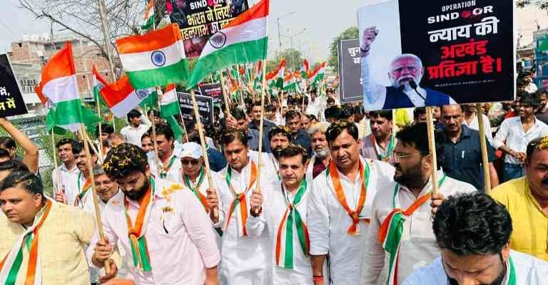 BJP Jewar News : "ऑपरेशन सिंदूर" की सफलता पर जेवर में देशभक्ति की लहर, बीजेपी ने कासना में निकाली भव्य तिरंगा यात्रा, गूंजे 'भारत माता की जय' और 'पाकिस्तान मुर्दाबाद' के नारे 1 JPEG 20250521 185509 63395466821551630 converted