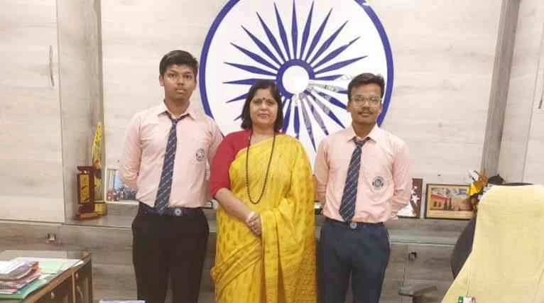 Sant Hood Convent School : दादरी के सेंट हुड कॉन्वेंट स्कूल को मिली बड़ी सफलता, एचसीएल टेकबी प्रोग्राम में सहनोज और उज्ज्वल का चयन, शिक्षा और करियर की नई उड़ान, स्कूल में खुशी की लहर, प्राचार्या डॉ आशा शर्मा ने छात्रों को बताया प्रेरणा का स्रोत 1 JPEG 20250526 115507 437757254251250098 converted