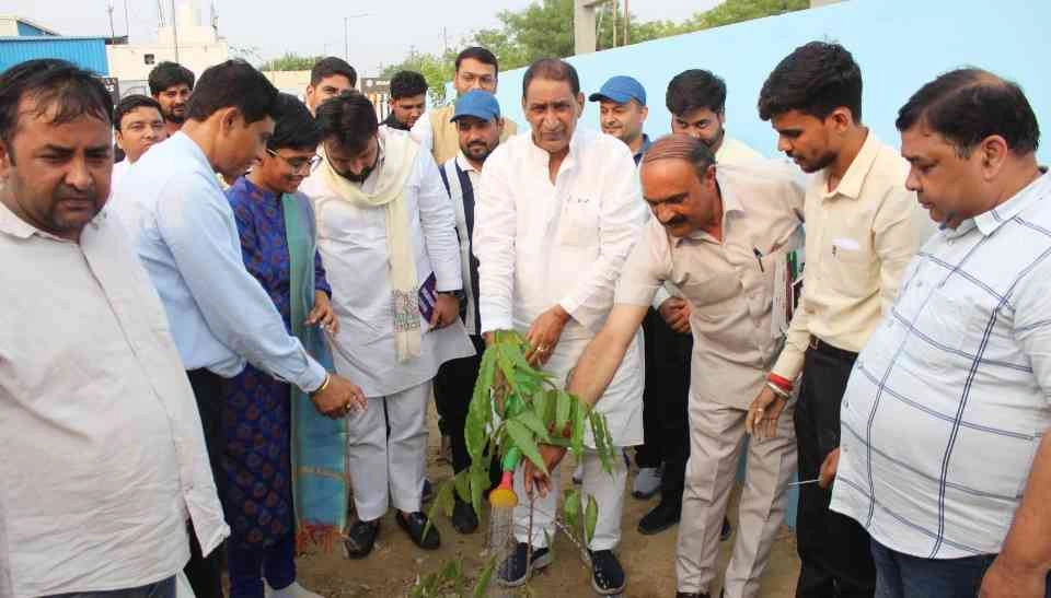 Greater Noida Authority News : "ग्रेनो वेस्ट की स्वच्छता क्रांति, पॉलिथीन को कहें अलविदा – ईकोटेक-12 में शुरू हुआ अत्याधुनिक MRF सेंटर, पर्यावरण संरक्षण की ओर बड़ा कदम!" 2 JPEG 20250528 203208 3343340740119585807 converted 1