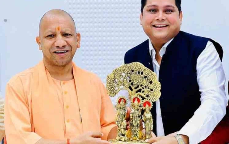 CM Yogi Meet GIMS CEO : शिक्षा व्यवस्था में सुधार के लिए सीएम योगी से मिला शिक्षक प्रतिनिधिमंडल, स्वदेश कुमार सिंह की अगुवाई में पौन घंटे की बैठक, शिक्षा की गुणवत्ता, शिक्षक कल्याण और संस्थागत सुधार बने मुख्य मुद्दे 1 JPEG 20250611 122949 4348349529600801376 converted