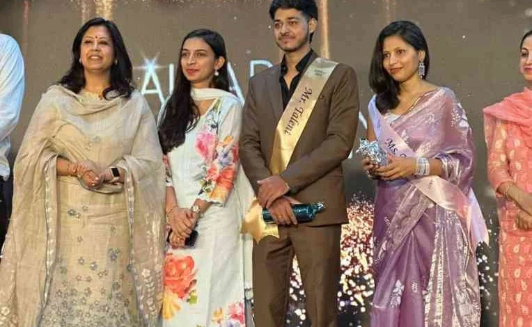 Llyod College News : लॉयड ग्रुप ऑफ फार्मेसी में बी.फार्मा बैच 2021–2025 को दी गई यादगार विदाई, रंगारंग प्रस्तुतियों और प्रेरणादायक संदेशों से सजी अनमोल शाम!, डॉ. वंदना अरोड़ा सेठी का प्रेरणादायक संदेश 1 JPEG 20250611 190701 8159183412739103772 converted
