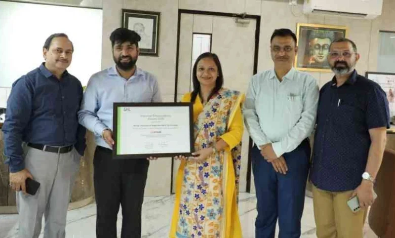 NIET College News : ग्रेटर नोएडा के शिक्षा जगत में गूंजा कामयाबी का डंका!, एनआईईटी को मिला राष्ट्रीय रोजगार योग्यता पुरस्कार, देश के टॉप 10 इंजीनियरिंग कॉलेजों में हुई धमाकेदार एंट्री 1 JPEG 20250613 124547 906964343156197036 converted