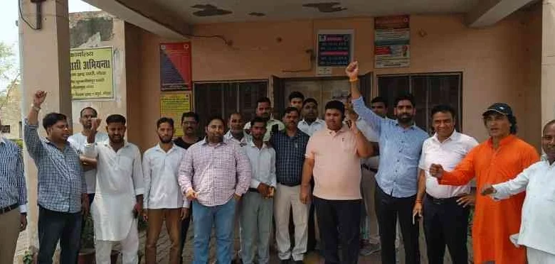 Breaking News : "दादरी की अंधेरी रातें और बुझा सिस्टम!", जय हो संस्था और शहर के सामाजिक संगठनों ने बिजली कटौती के खिलाफ फूंका बिगुल, 21 जून से अधिशासी अधिकारी कार्यालय पर देंगे भूख हड़ताल 1 JPEG 20250614 164818 780681134652431678 converted