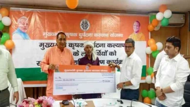 UP Govt News : "दुख की घड़ी में सरकार बनी सहारा, मुख्यमंत्री कृषक दुर्घटना योजना के तहत गौतम बुद्ध नगर में 8 कृषक परिवारों को मिला संबल, मिला 5-5 लाख का आर्थिक सहारा!", MLA तेजपाल नागर, DM मनीष कुमार वर्मा ने कलेक्ट्रेट सभागार में वितरित किए प्रतीकात्मक चेक 1 JPEG 20250616 192812 8965331147960515756 converted