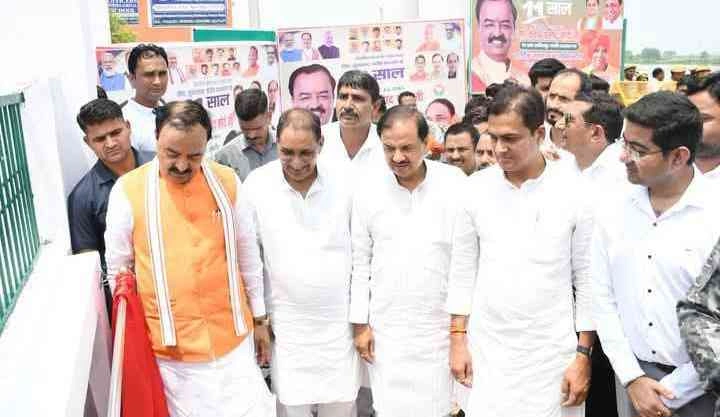 Dadri BJP News : "दादरी की चौपाल से गरजे केशव मौर्य – अब भारत का जवाब सिर्फ़ गोला नहीं, ब्रह्मोस होगा!", मुगलई सपा, कांग्रेस और पाकिस्तान तीनों पर सीधा वार, मोदी सरकार के 11 वर्षों की गूंज आकिलपुर की फिज़ाओं में 2 JPEG 20250618 174505 8727462974660684628 converted