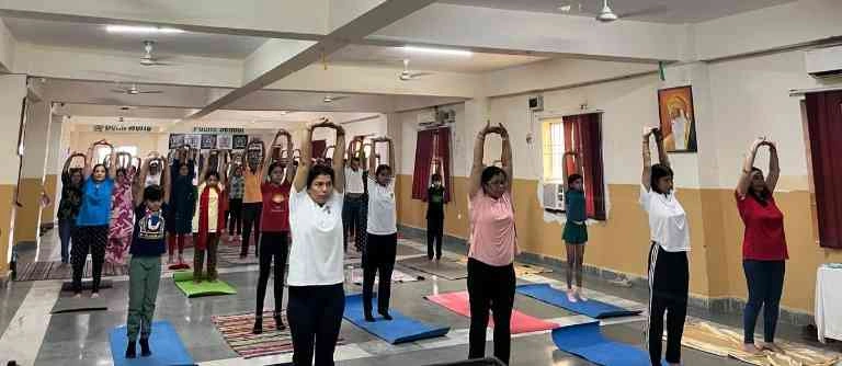 Delhi World Public School : ЁЯзШтАНтЩАя╕П "рддрд╛рдбрд╝рд╛рд╕рди рд╕реЗ рдЖрддреНрдорд┐рдХ рд╕рдВрддреБрд▓рди рддрдХ" тАФ рджрд┐рд▓реНрд▓реА рд╡рд░реНрд▓реНрдб рдкрдмреНрд▓рд┐рдХ рд╕реНрдХреВрд▓, рдЧреНрд░реЗрдЯрд░ рдиреЛрдПрдбрд╛ рдореЗрдВ рдпреЛрдЧ рджрд┐рд╡рд╕ рдмрдирд╛ рдкреНрд░реЗрд░рдгрд╛ рдХрд╛ рдкрд░реНрд╡!, рдЫрд╛рддреНрд░-рдЫрд╛рддреНрд░рд╛рдУрдВ, рдЕрднрд┐рднрд╛рд╡рдХреЛрдВ рдФрд░ рд╢рд┐рдХреНрд╖рдХреЛрдВ рдиреЗ рдПрдХрдЬреБрдЯ рд╣реЛрдХрд░ рд╕реАрдЦрд╛, рд╕реНрд╡рд╕реНрде рдЬреАрд╡рди рдХрд╛ рдордВрддреНрд░, рдпреЛрдЧ! 1 JPEG 20250621 232420 7269464466384983998 converted
