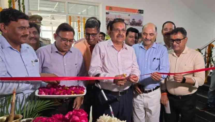 Yamuna Authority News : मथुरा-वृंदावन में यमुना प्राधिकरण का पहला क्षेत्रीय कार्यालय खुला, हेरिटेज सिटी और अर्बन नॉस्टल प्रोजेक्ट को मिलेगी रफ्तार, उद्घाटन समारोह में गूंजे वेद मंत्र और कृष्ण नाट्य की गूंज, सीईओ डॉ. अरुणवीर सिंह ने किया उद्घाटन, गीता शोध संस्थान को ₹5 लाख अनुदान की घोषणा 3 JPEG 20250624 195109 6147484663177176215 converted