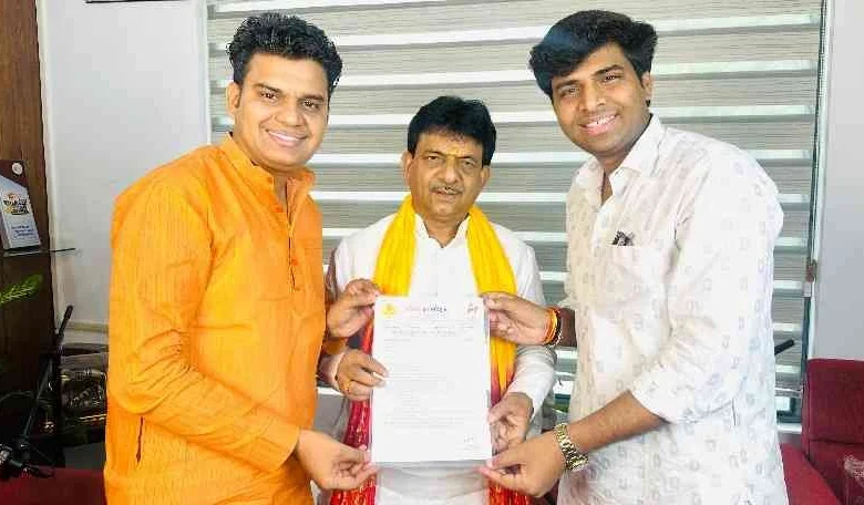 Breaking News : हिन्दी लेखन को मिले औपचारिक पहचान!, "अब कविता और कंटेंट लेखन भी बनेंगे करियर का आधार, लखनऊ में हुई ऐतिहासिक पहल, ललित फाउंडेशन ने कौशल विकास मंत्री को सौंपा विशेष ज्ञापन" 1 JPEG 20250624 195109 8992306530436111028 converted