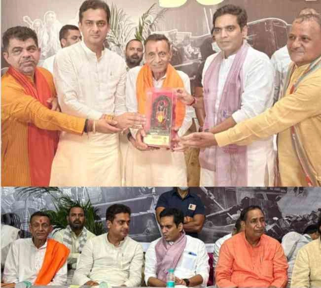 BJP Breaking News : “25 जून 1975 की काली रात” को भुलाया नहीं जा सकता!, पटवारी का बाग गांव में भाजपा ने आपातकाल विरोध दिवस पर आयोजित की जनजागरण गोष्ठी, पंकज सिंह बोले - कांग्रेस ने लोकतंत्र को जंजीरों में जकड़ा 2 JPEG 20250625 193023 392951719235829964 converted 1