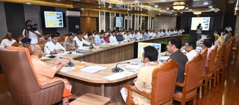 UP CM News : सीएम योगी की सख्त चेतावनी – "गोरखपुर में विकास परियोजनाओं में खामी मिली तो होगी कड़ी कार्रवाई, गुणवत्ता और समय सीमा से न हो समझौता", अमृत योजना और एसटीपी प्रोजेक्ट, मेडिकल माफिया पर सख्त रुख 1 IMG 20250824 WA0027 1024x684 converted