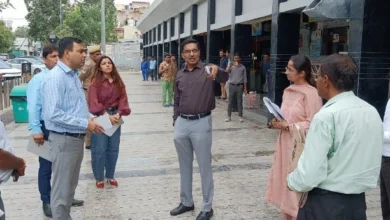 Noida Authority News : नोएडा के मार्केट्स में बड़ा ऐक्शन गोदावरी और ब्रह्मपुत्र मार्केट का निरीक्षण, सीईओ का सख्त संदेश “धीमी रफ्तार बर्दाश्त नहीं होगी”, ब्रह्मपुत्र मार्केट में सीवर लाइन का अधूरा काम, तुरंत सुधार का आदेश, सीईओ डॉ लोकेश एम का संदेश “जनसुविधा से समझौता नहीं” 10 IMG 20250929 WA0076 converted