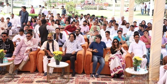 Press Club Holi News : रंग, रिश्ते और पत्रकारिता का संगम, ग्रेटर नोएडा प्रेस क्लब के होली मिलन समारोह में बिखरी खुशियों की फुहार, लोकतंत्र का चौथा स्तंभ है प्रेस: न्यायमूर्ति सुधीर अग्रवाल, ‘शब्दमधु’ पत्रिका का हुआ भव्य विमोचन, प्रेस लोकतंत्र का आईना: डॉ. महेश शर्मा 3 IMG 20260302 WA0057 converted
