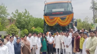 Breaking News : मुख्यमंत्री योगी बोले— मांग के अनुसार 500 ई-बसें चलेंगी, नोएडा-ग्रेटर नोएडा को मिली 'रफ्तार की नई सौगात', सांसद डॉ. महेश शर्मा DM मेधा रूपम और प्राधिकरण के सीईओ एवं अधिकारियों की मौजूदगी में दौड़ीं ई-बसें, अब एयरपोर्ट से लेकर आरआरटीएस स्टेशन तक सफर होगा आसान 5 IMG 20260612 113625 1536x1157 1