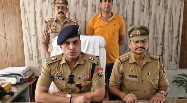Police News : बाइक चोरों का ‘स्क्रैप साम्राज्य’ ध्वस्त!, चोरी की गाड़ियों को मिनटों में बना देते थे कबाड़, सूरजपुर पुलिस ने 18 लाख के माल के साथ दबोचा अंतरराज्यीय गिरोह, दिल्ली-एनसीआर से लेकर कई राज्यों तक फैला था नेटवर्क, एडीसीपी स्वतंत्र सिंह बोले गुलिस्तानपुर अंडरपास से हुई गिरफ्तारी, लंबे समय से थी तलाश, कई मामलों का हो सकता है खुलासा 1 Screenshot 20260624 224404 WhatsApp converted 1