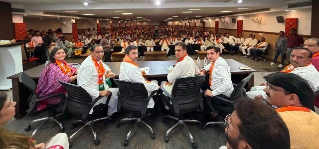 BJP Greater Noida News : ग्रेटर नोएडा में भाजपा का प्रदेशव्यापी बूथ अध्यक्ष सम्मेलन संपन्न, दादरी विधानसभा के 721 बूथ अध्यक्षों की रिकॉर्ड उपस्थिति, 2027 मिशन को लेकर संगठन ने भरी नई हुंकार, बूथ ही भाजपा की सबसे बड़ी ताकत: मोहित बेनीवाल 1 IMG 20260722 WA0057 converted