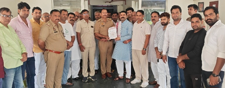 Breaking News : "लाठी नहीं, संवाद चाहिए!", जंतर-मंतर लाठीचार्ज के विरोध में गरजा करप्शन फ्री इंडिया संगठन, राष्ट्रपति के नाम भेजा ज्ञापन, छात्रों पर बल प्रयोग की निष्पक्ष जांच की मांग, हाउस अरेस्ट का भी किया विरोध 1 IMG 20260723 WA0036 converted 1