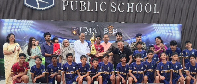 UMA Public School News : सीबीएसई फुटबॉल क्लस्टर चैंपियनशिप में एमेनिटी और एस्टर स्कूल का दबदबा, तीनों वर्गों में दिखा खिलाड़ियों का दमखम, अंडर-14 और अंडर-19 में एमेनिटी पब्लिक स्कूल ने जीता खिताब, अंडर-17 में एस्टर पब्लिक स्कूल डेल्टा-2 बना चैंपियन; बारिश के बीच भी मैदान पर कायम रहा खिलाड़ियों का उत्साह 2 20260827 171724 converted