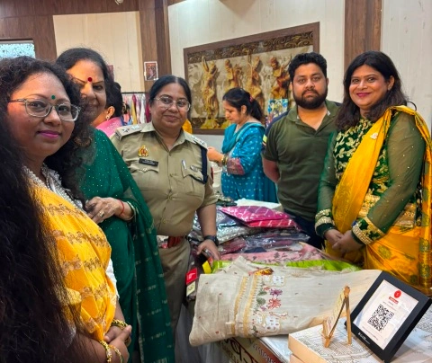 Good News : आया सावन झूम के, जलवायु विहार में सजा सावन का रंग, ‘सावन क्वीन’ की ताजपोशी ने जीता महिलाओं का दिल, संगीत, नृत्य, लोकगीत, Fun Games और Surprise Activities से सजा महिला सावन उत्सव, DJ Dance के साथ हुआ भव्य समापन, Sponsors और सहयोगी संस्थाओं का रहा अहम योगदान 2 IMG 20260809 WA0075 converted