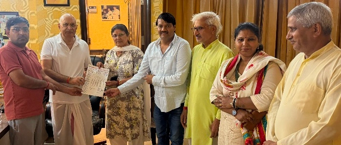 Beta1 News : बीटा-1 की समस्याओं पर पूर्व मंत्री व MLC नरेंद्र सिंह भाटी ने प्राधिकरण को चेताया, सुरक्षा से लेकर जलापूर्ति तक उठाए सवाल, चारदीवारी और रेलिंग, जर्जर सीवर-वाटर ड्रेन की जगह नई लाइन तथा जलापूर्ति व्यवस्था दुरुस्त करने की मांग, प्राधिकरण से स्थायी समाधान की मांग 1 IMG 20260811 WA0028 converted 1