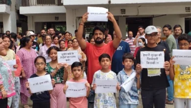 Panchsheel Green 2 News : पंचशील ग्रीन्स-2 में लगातार डॉग बाइट की घटनाओं से बढ़ा आक्रोश, निवासियों ने शांतिपूर्ण मार्च निकालकर कार्रवाई की उठाई मांग, बच्चों और बुजुर्गों की सुरक्षा को लेकर चिंतित निवासी, मेंटेनेंस टीम और ग्रेटर नोएडा प्राधिकरण से स्थायी समाधान की मांग 4 IMG 20260816 WA0039 converted