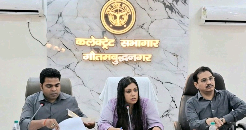 Breaking News : फीस वसूली में मनमानी पर जिला प्रशासन का बड़ा एक्शन, स्पर्श ग्लोबल, विश्व भारती, एपीजे, रामाज्ञा समेत सात स्कूलों पर 7 लाख रुपये का जुर्माना, डीएम के निर्देशों की भी नहीं की गई थी पालना, 45 नोटिस के बाद भी नहीं सुधरे स्कूल 2 WhatsApp Image 2026 08 04 at 6.51.55 PM