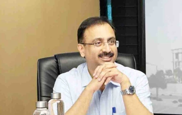 Greater Noida Authority News : ग्रेटर नोएडा में बनेगी यूपी की पहली डबल डेकर रोड, 130 मीटर रोड से NH-9 तक मिलेगा सिग्नल फ्री सफर, बोर्ड बैठक में रखा जाएगा प्रस्ताव, प्राधिकरण के CEO NG रवि कुमार ने कहा रिपब्लिक मार्ग पर लगने वाला जाम होगा खत्म, एलिवेटेड रोड बनाएगा NHAI, 2.5 किमी लंबी सड़क 1200 करोड़ रुपये की लागत 2 file 000000009c288211a5f3c2383abe7024 converted